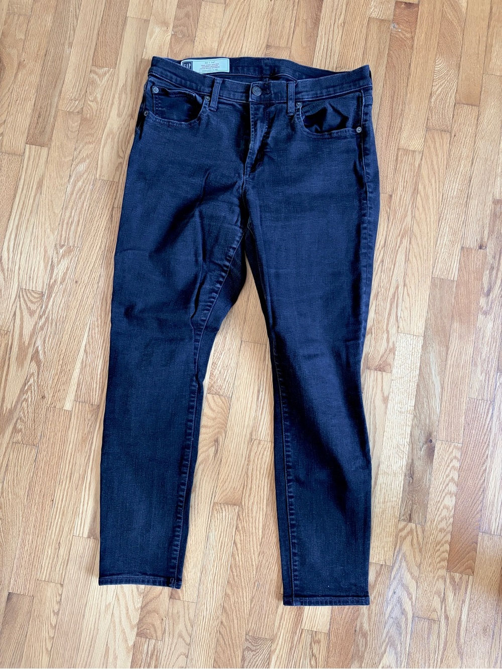 Gap skinny jeans dark grey size 32 (women’s 14)